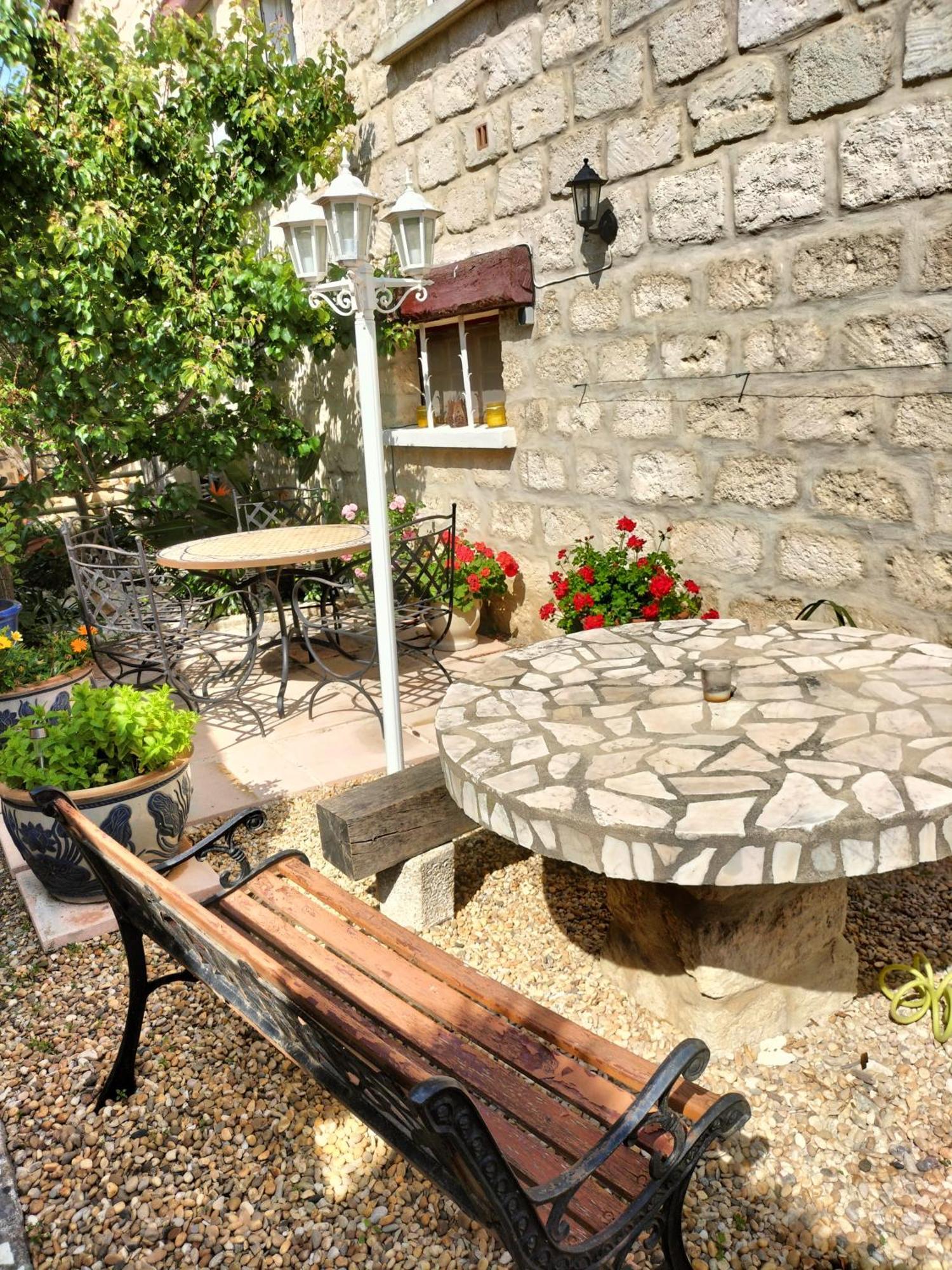 Charmant Appart Avec Jardin إج مورت المظهر الخارجي الصورة